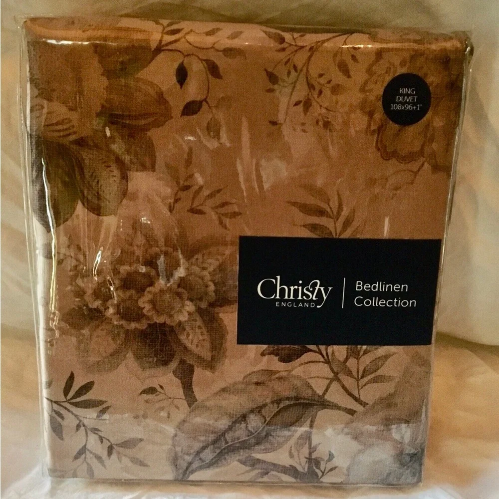 Christy of England Regency Floral King Duvet and Shams in Blush Linen Blend
